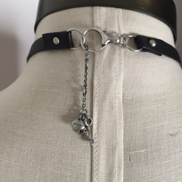 FOSSIL NECKLACE - Picture 2 of 5